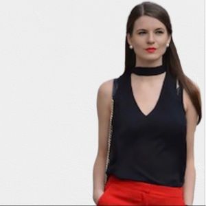 L’ATISTE by Amy Deep V top